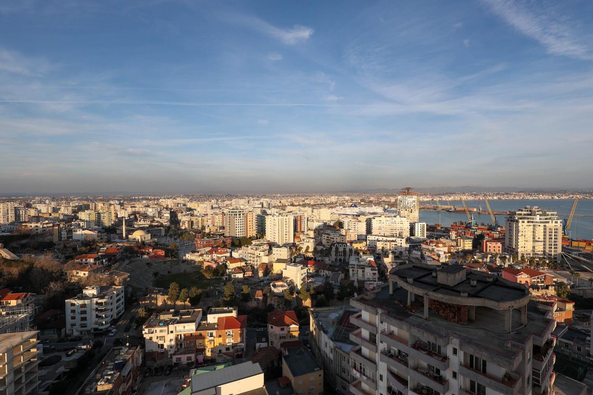 Grandstay Apartments Durrës Exteriör bild