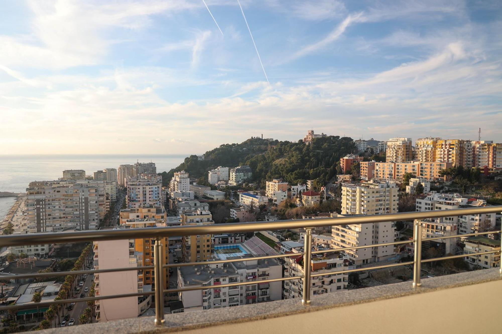 Grandstay Apartments Durrës Exteriör bild